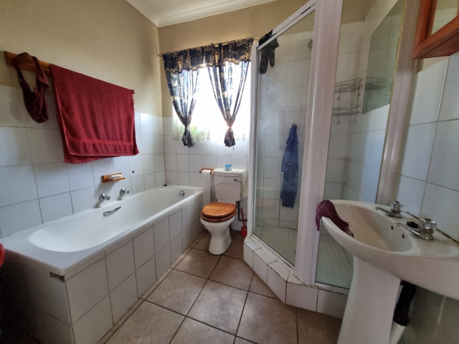 2 Bedroom Property for Sale in Noordhoek Free State